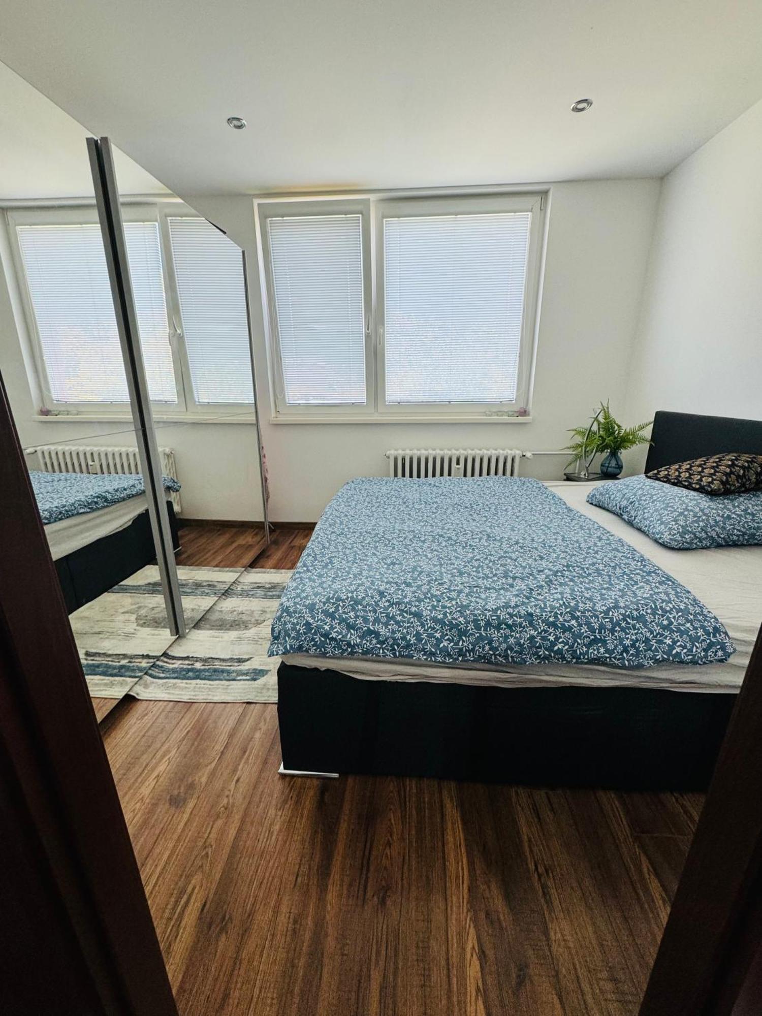 Peti Apartman Centrum Galanta Bagian luar foto