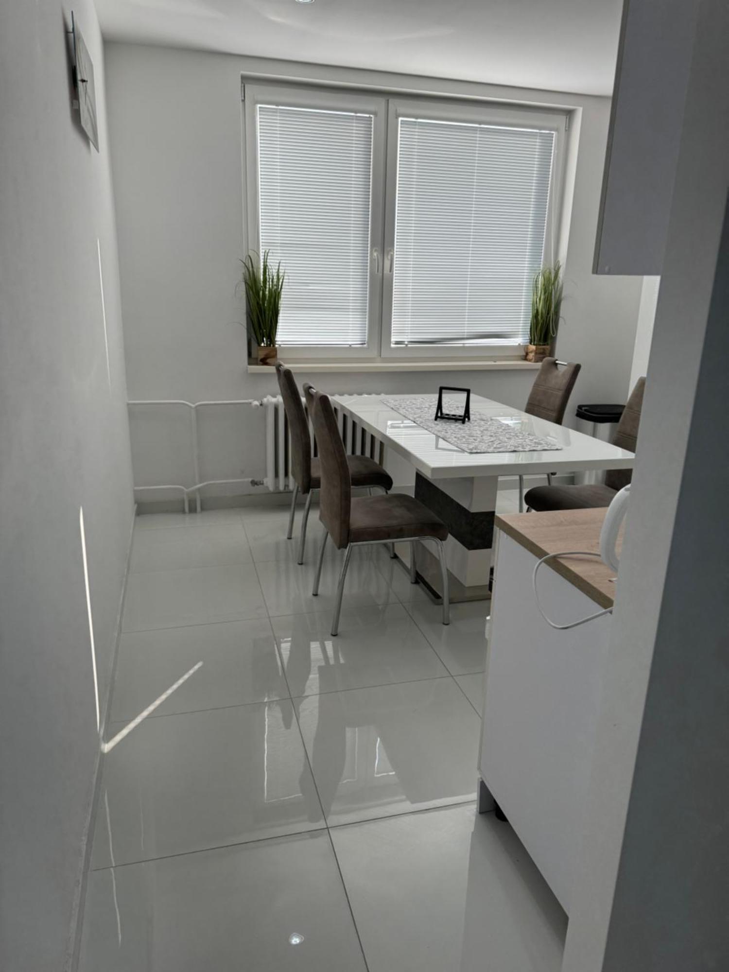 Peti Apartman Centrum Galanta Bagian luar foto