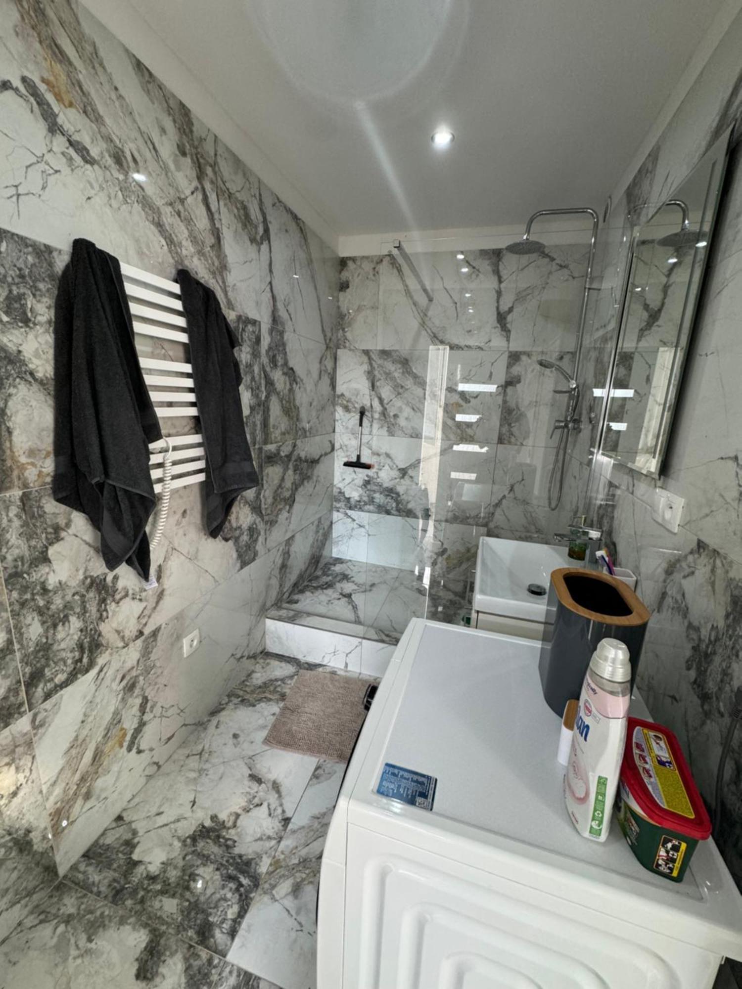 Peti Apartman Centrum Galanta Bagian luar foto